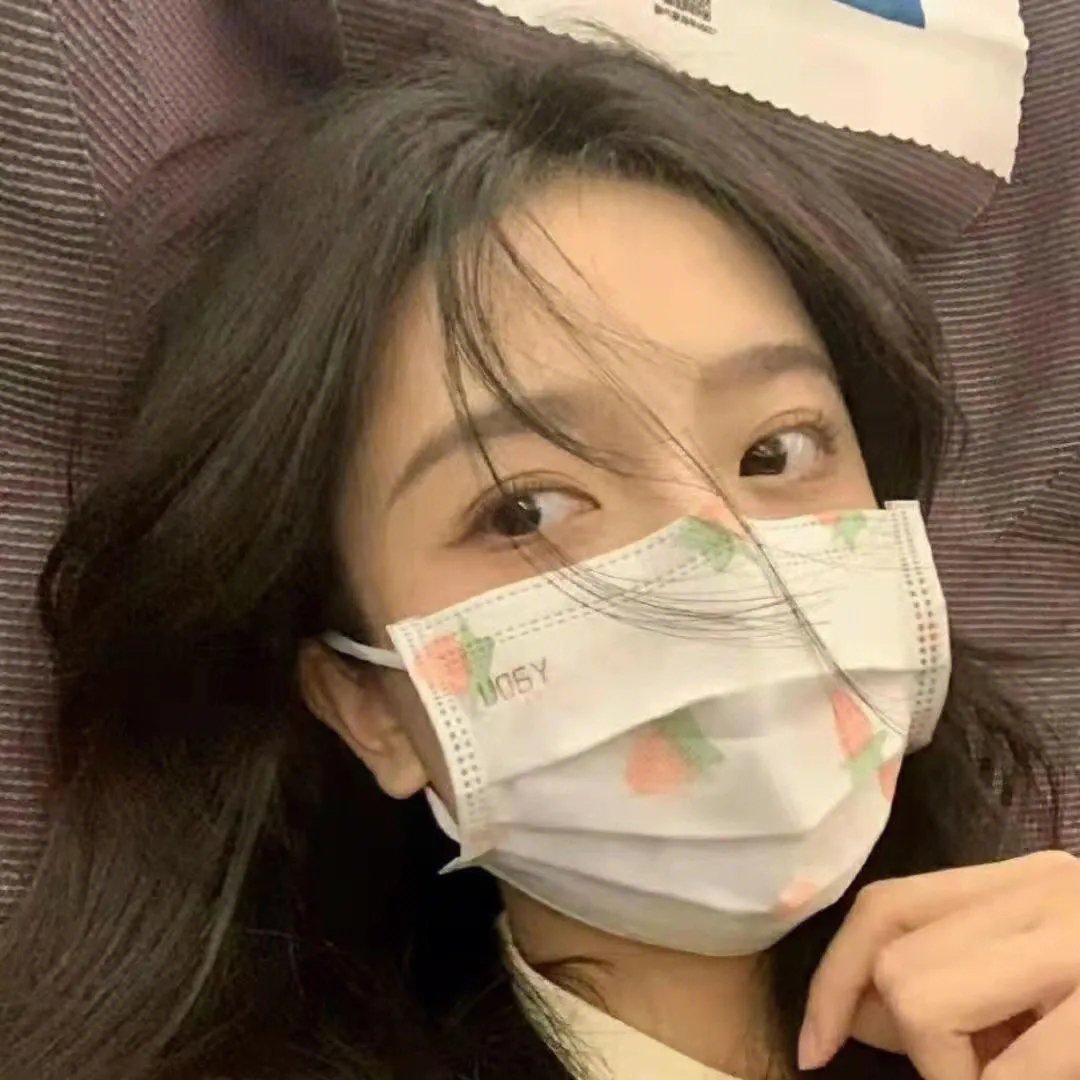 三个摩登女性